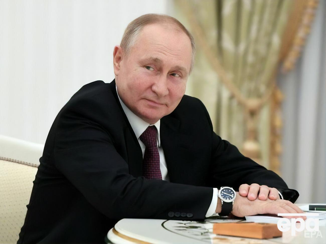 Путін (на фото) грає в релігійність, вважає Невзоров