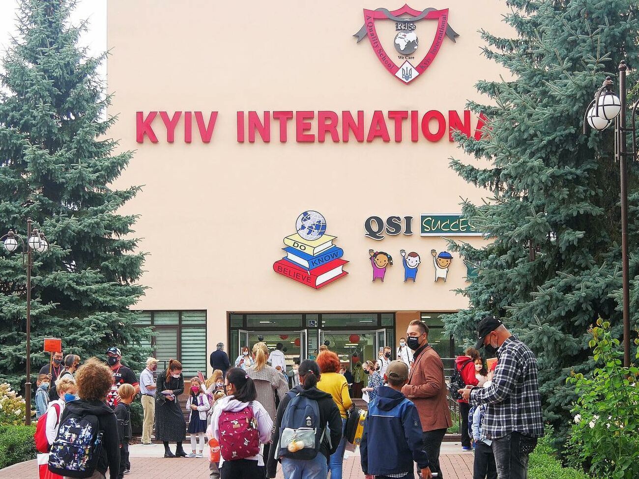Киевская международная школа была основана в 1992 году для детей дипломатов и бизнесменов