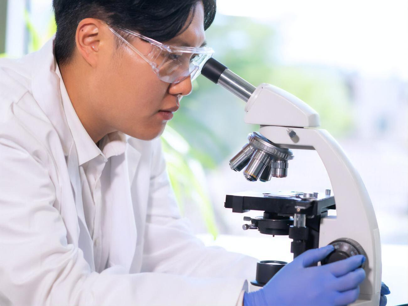 Ученые выяснили, что все варианты коронавируса на коже были полностью инактивированы через 15 секунд после воздействия дезинфицирующих средств