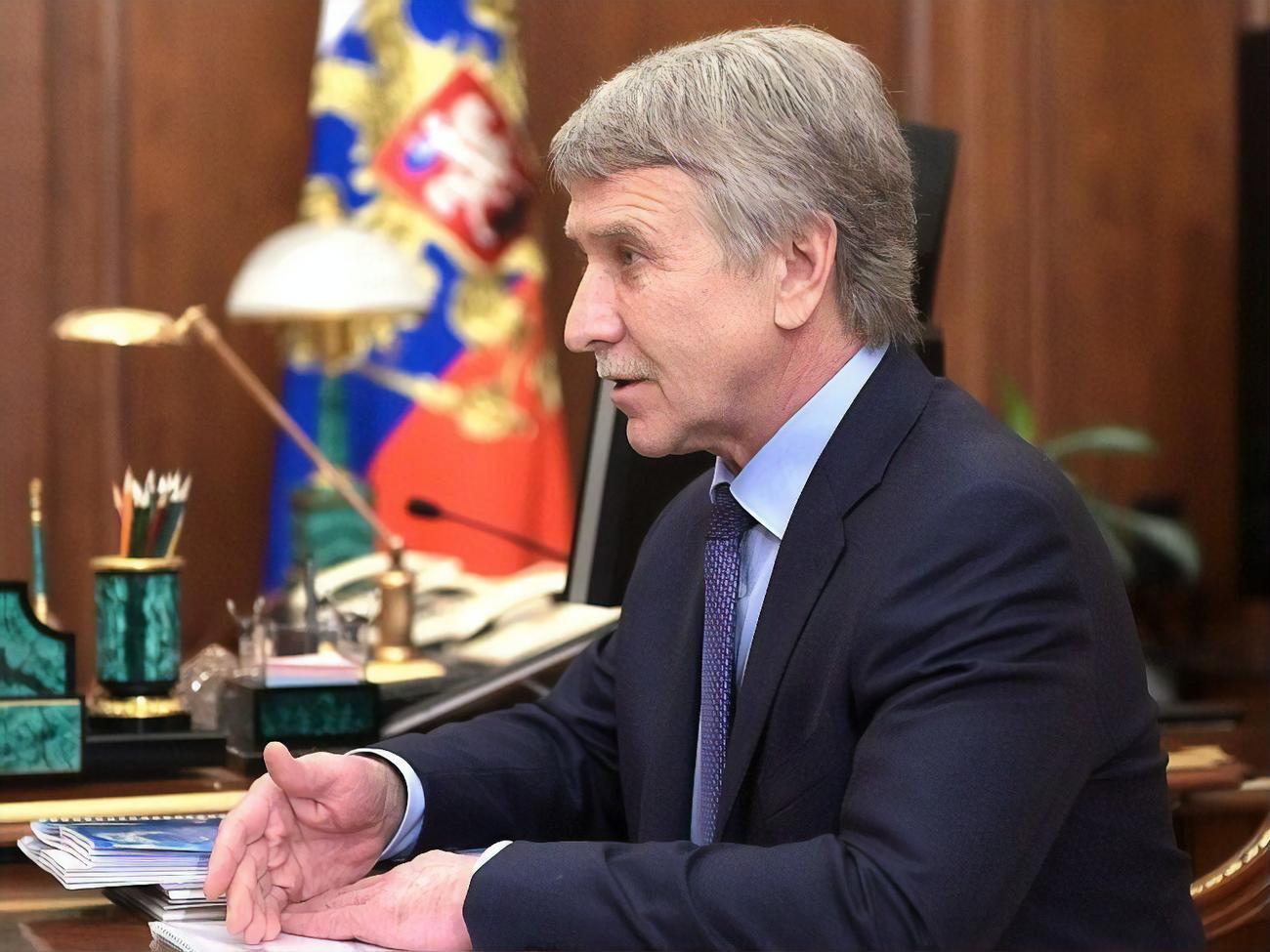 За даними "Forbes Россия", Міхельсон із 20 грудня 2021 року втратив $2,1 млрд