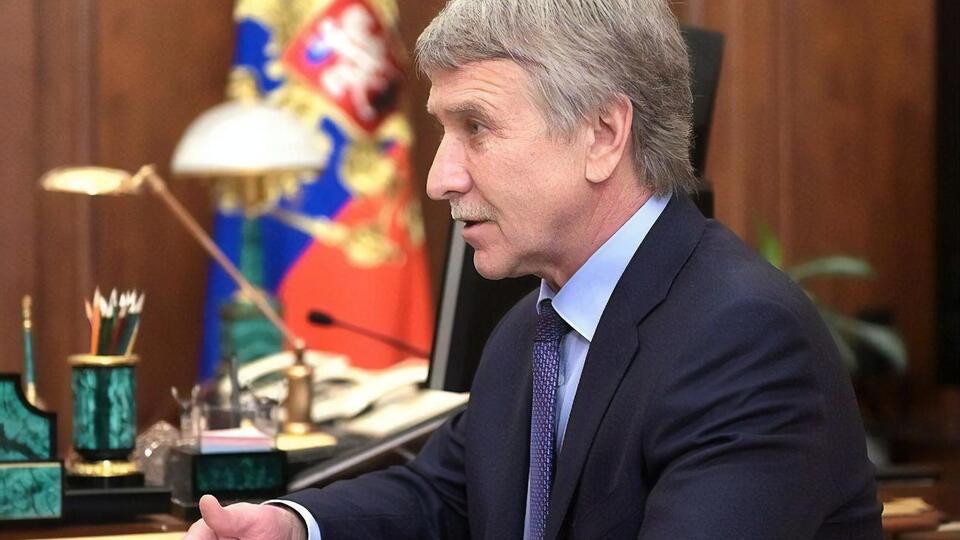 За даними "Forbes Россия", Міхельсон із 20 грудня 2021 року втратив $2,1 млрд