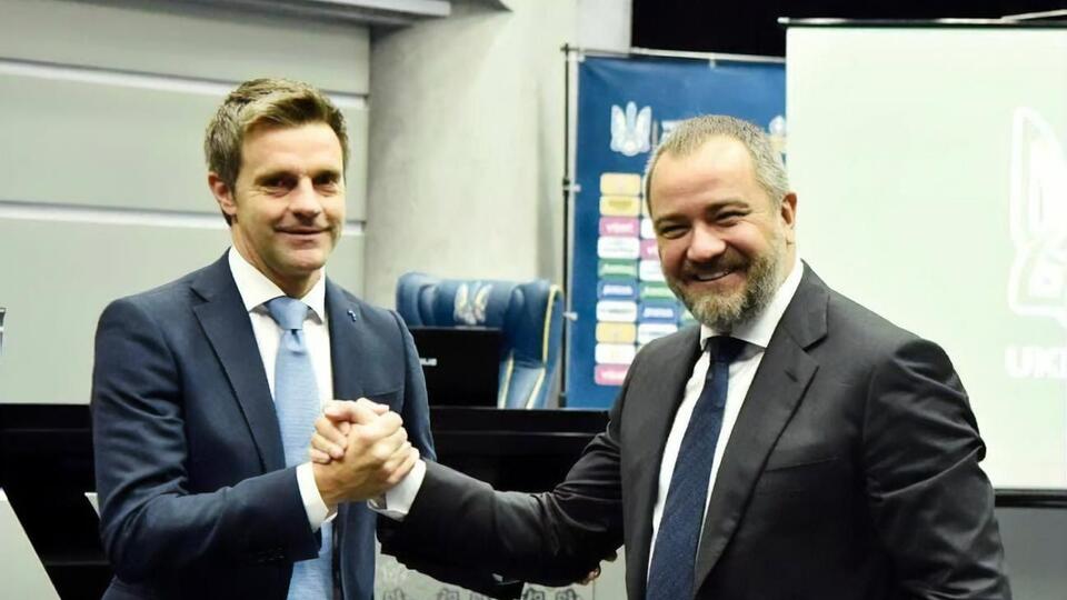 Риццоли (слева) с ноября 2021 года курирует украинских арбитров