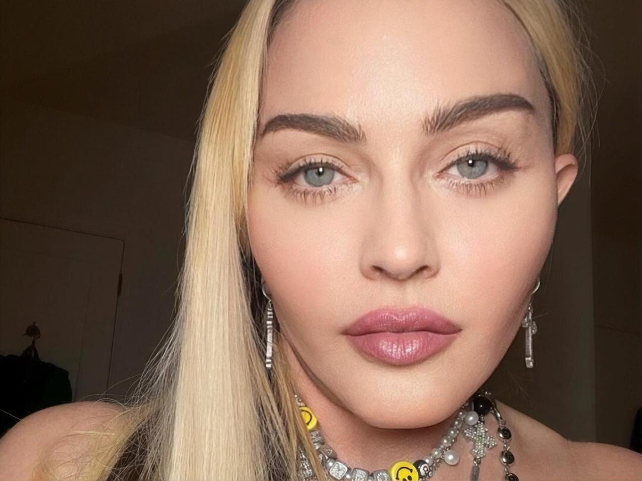 Мадонна:&nbsp;Угловая луза на 8 шаров