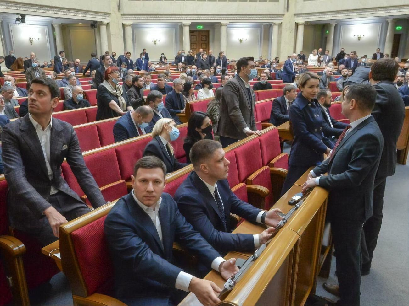 У Раді велика кількість хворих на COVID-19, зазначив Железняк