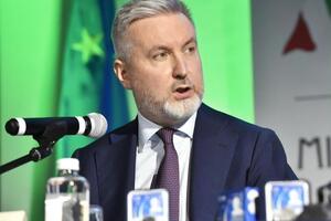 Любая агрессия против Украины обернется серьезными последствиями для Российской Федерации, предупредил министр обороны Италии Лоренцо Гуэрини