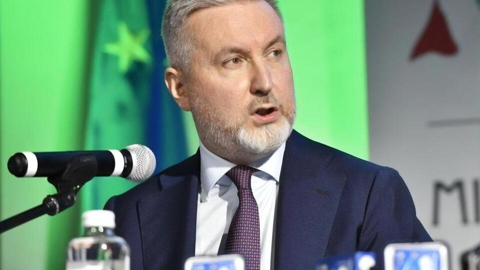 Будь-яка агресія проти України матиме серйозні наслідки для Російської Федерації, попередив міністр оборони Італії Лоренцо Гуеріні