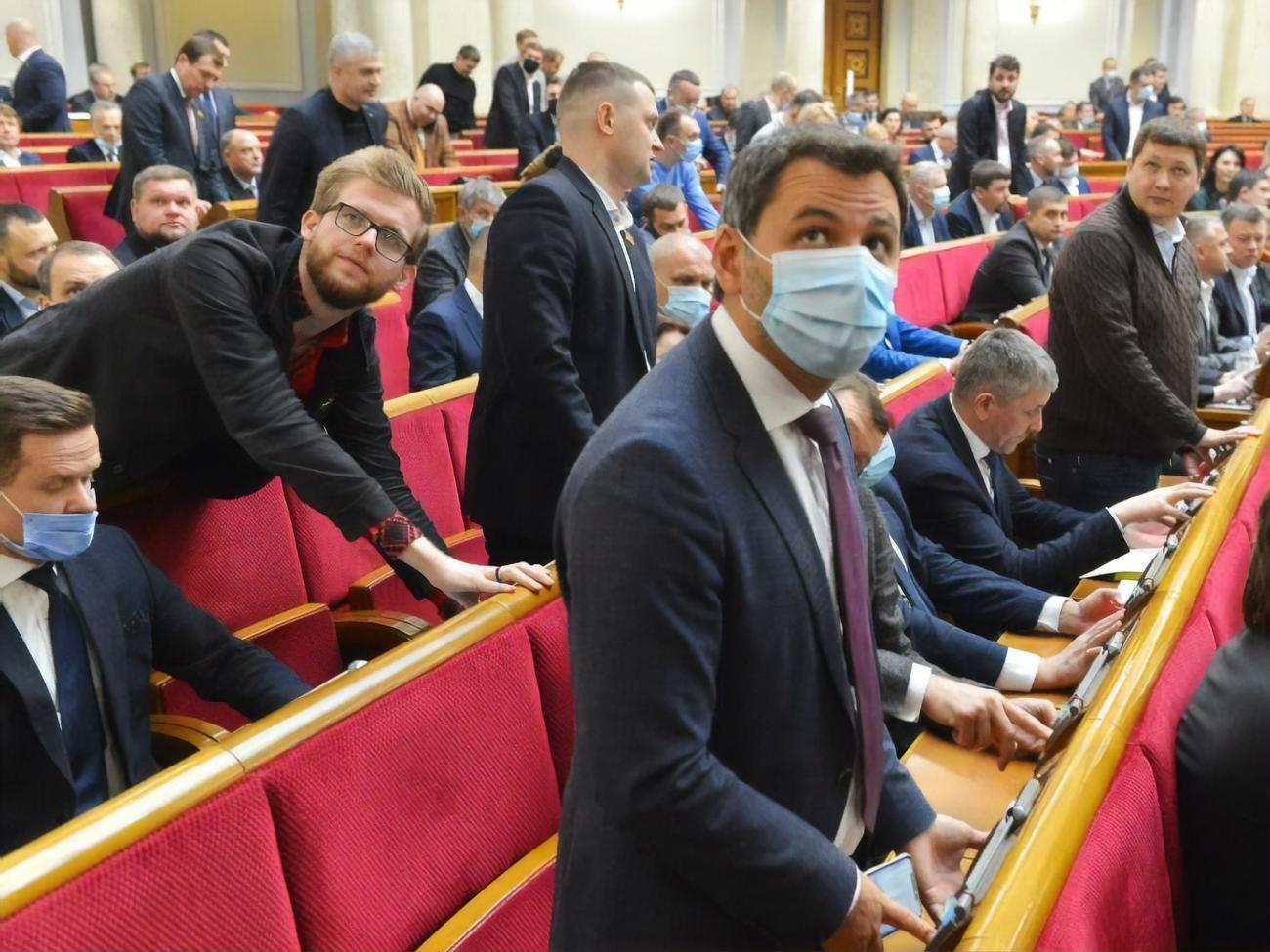 Законопроєкт Зеленського №6104 підтримало 288 народних депутатів