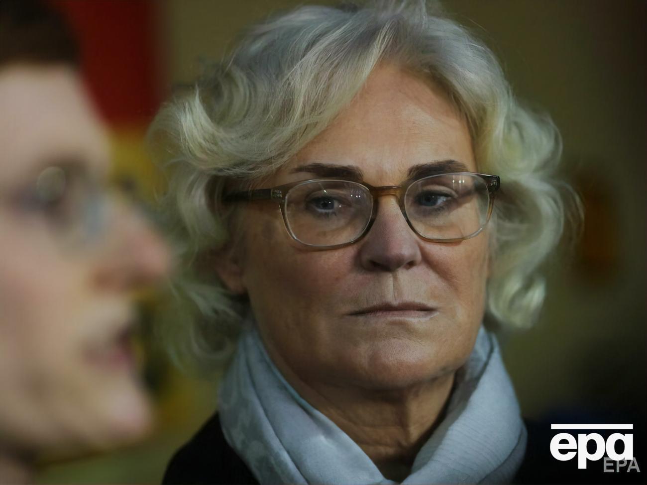 Защитные каски &ndash; это "оборудование, которое нужно" Украине в нынешних условиях, считает&nbsp;Ламбрехт&nbsp;