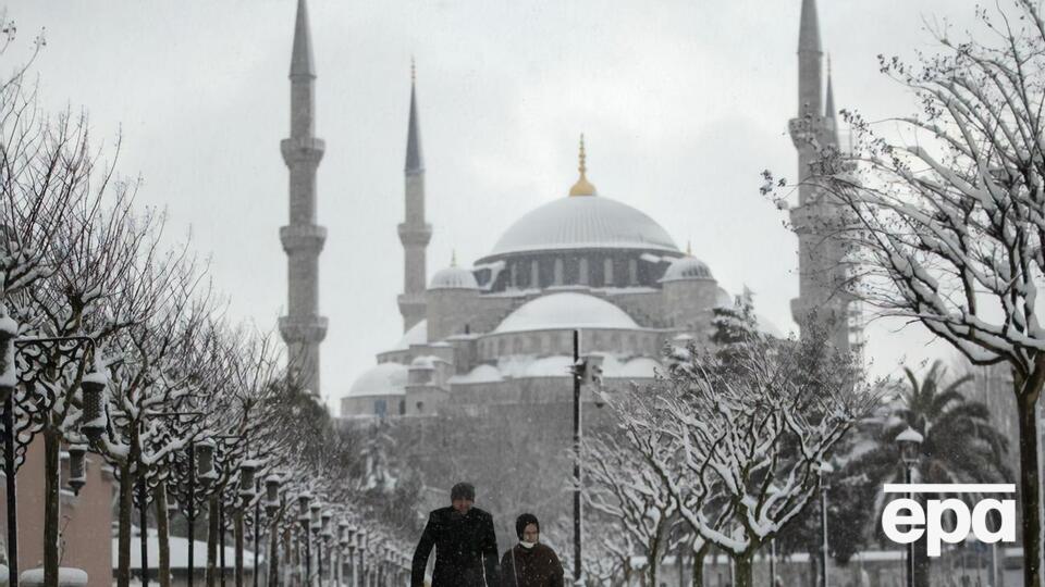 Работа аэропорта Стамбула была парализована из-за снегопадов