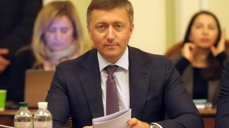Лабазюк купил 100% ООО "Сток Центр", которое владеет 99,95% "Хмельницкого ДСУ-56", пишет "РБК-Украина"