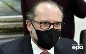 Шалленберг сказал, что как мужчина "не соблазнился бы танцем с Путиным"