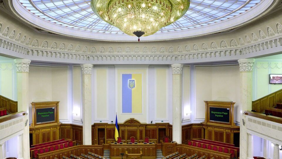 Вместо сессионного зала нардепы будут работать в комитетах и комиссиях