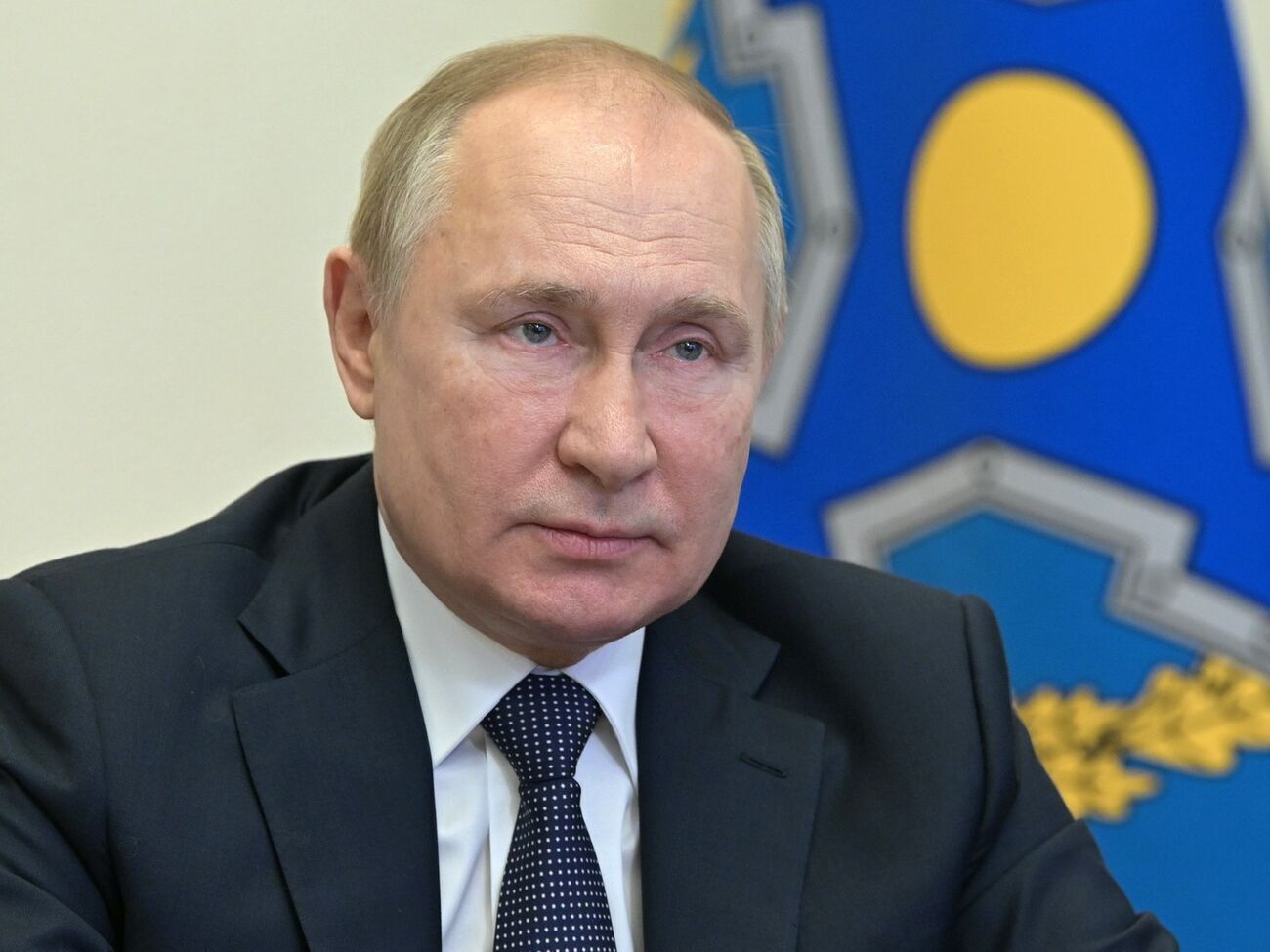 Путин "с&nbsp;пониманием" относится к&nbsp;тому, насколько чувствительной для "Единой России" является тема поставок оружия боевикам "ЛДНР", отметил Песков