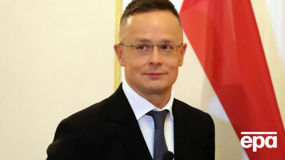 Зеленський хоче майже повністю вилучити угорців з участі у громадському житті України, заявив Сіярто