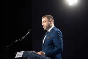 Монастырский (на фото) назвал поступком настоящего офицера решение Балана уйти в отставку