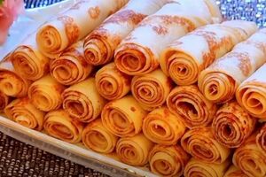 Для творожных блинов в том числе понадобятся творог, кефир, мука и яйца