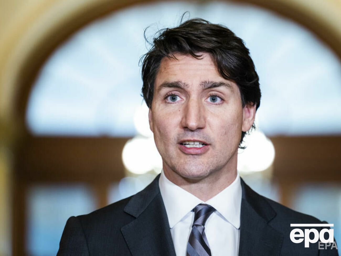 Критика "мягкости и поверхностности" подхода правительства Трюдо к действиям Кремля исходит от консервативной оппозиции и украинской диаспоры