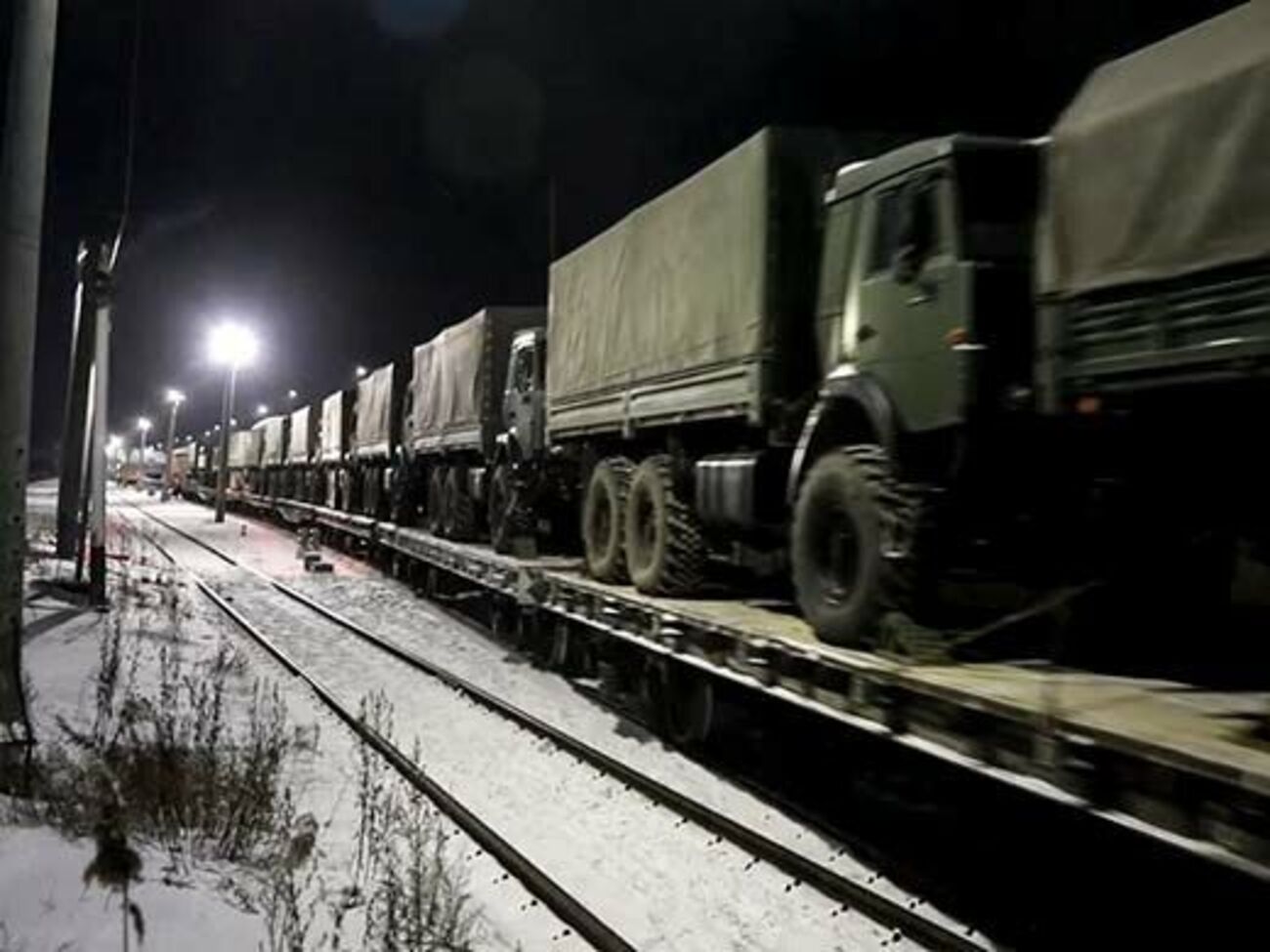 Российские военные выполнят в Беларуси "ряд учебных задач", сообщили в минобороны РФ