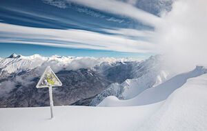 Опасность схода лавин объявлена на высокогорье Закарпатской области и в горах Ивано-Франковской и Львовской областей