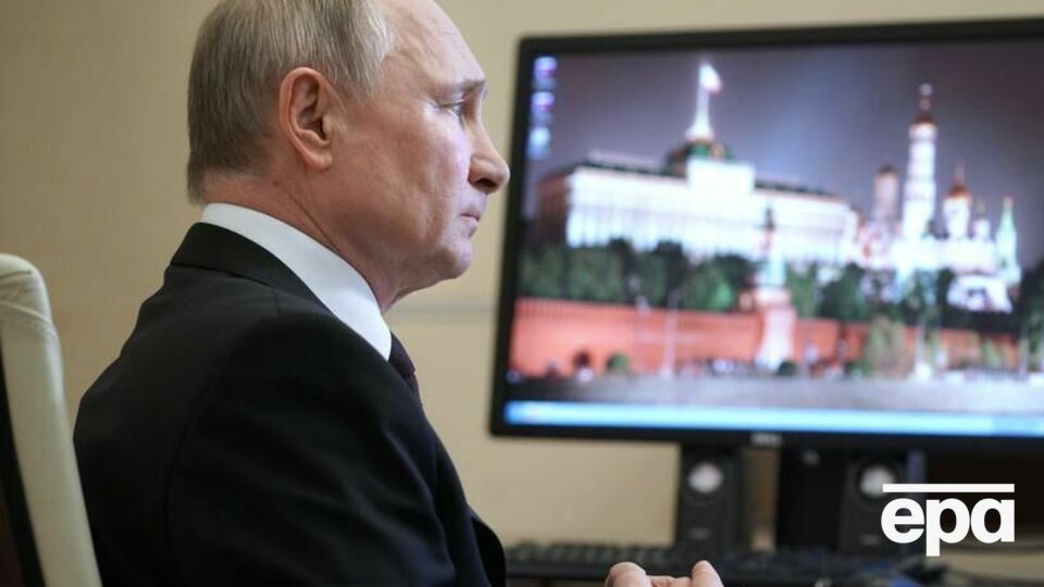 Путіна його оточення тримає в інформаційній ізоляції, наголосив Шендерович