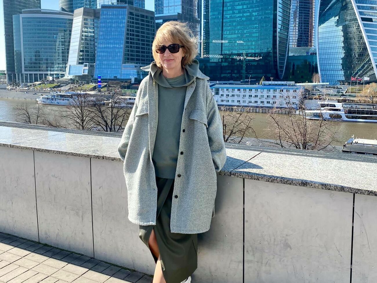 В государственных организациях увольняют даже одиноких мамаш, если обнаруживают, что она бросала копеечку в фонд Навального