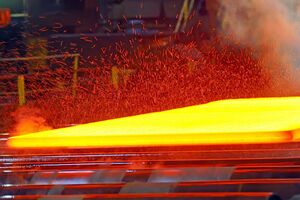 В прошлом году Украина опустилась на 14-е место в мировом рейтинге производителей стали, в то время как еще в 2020 году занимала 11-е место