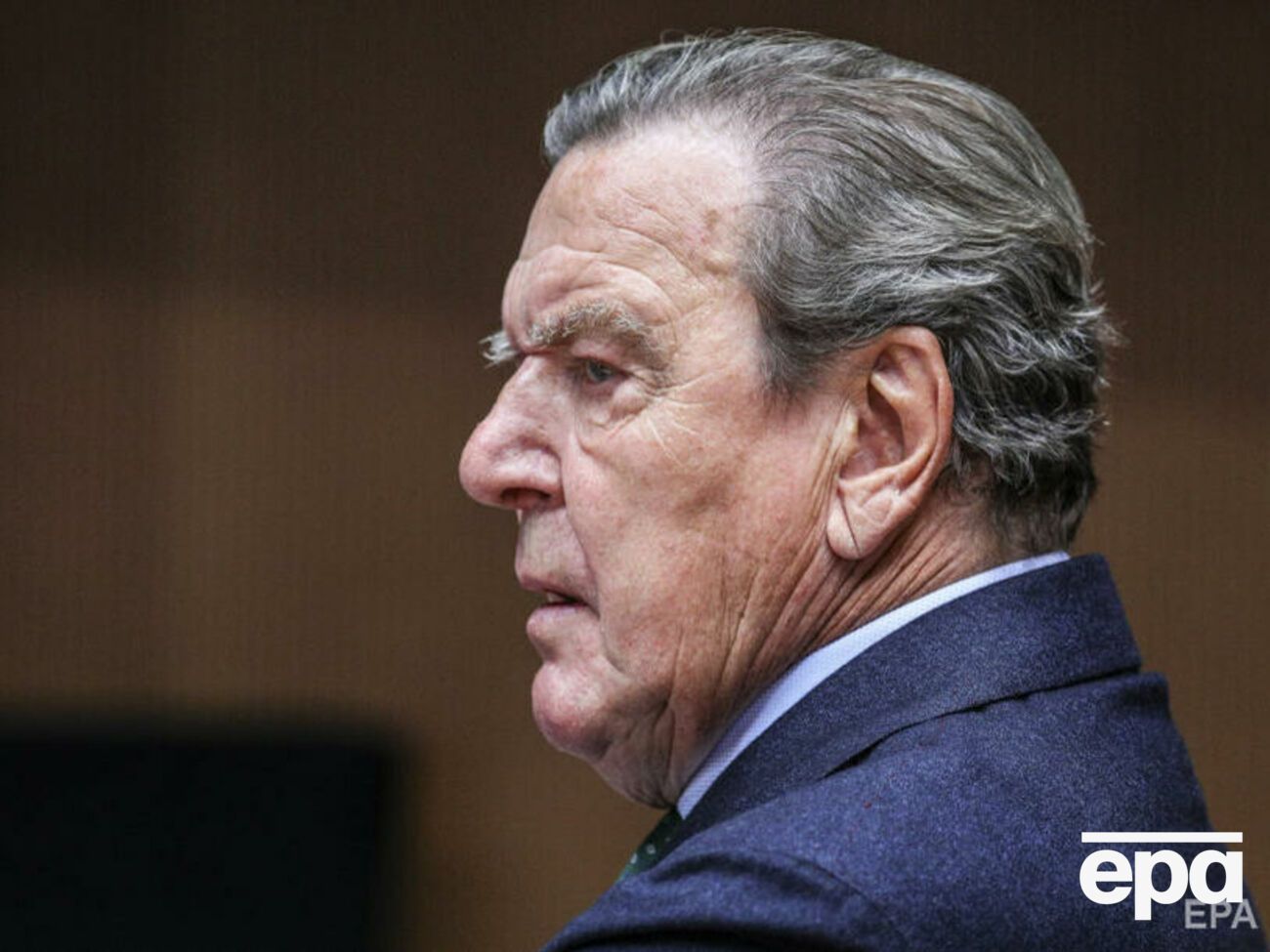 У Німеччині 77-річного Шредера неодноразово критикували за його відданість підконтрольним Кремлю компаніям, зазначив Spiegel