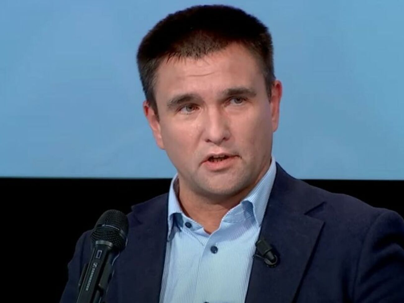 На Донбассе РФ выдала почти 1 млн российских паспортов, отметил Климкин