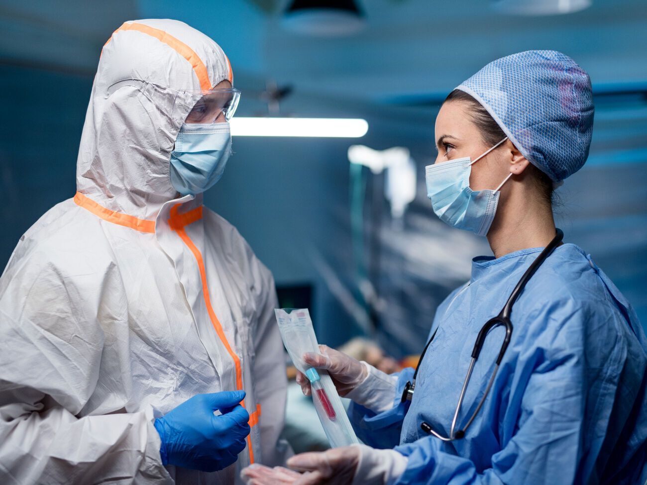 За все время пандемии в Украине зафиксировано более 4 млн заражений коронавирусом