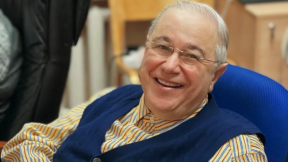 Вместо подписи к фото Петросян оставил эмодзи "красное сердце"