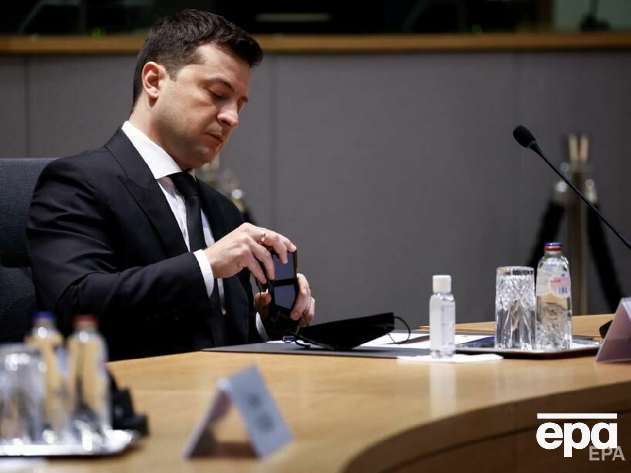 Зеленський провів телефонну розмову з Байденом 27 січня