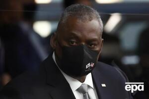 Остин отметил, что благодаря вакцинации болезнь у него проходит намного легче, чем могла бы