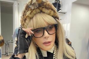 Пугачова народилася 1949 року