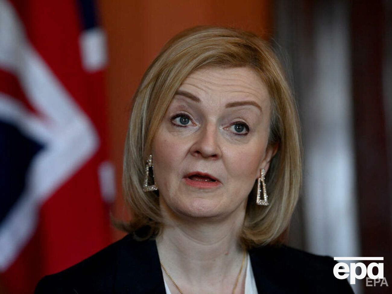 За словами Трасс, вона "абсолютно нічого не відкидає"