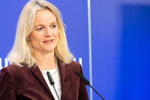 Фон Крамон-Таубадель наголосила, що загроза "не в розмовах, а в скупченні російських військ біля кордону України"