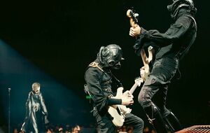 По словам сооснователя арт-студии Bob Basset, маски должны быть не только эффектными, но и комфортными