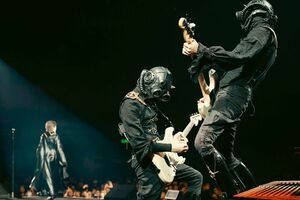 По словам сооснователя арт-студии Bob Basset, маски должны быть не только эффектными, но и комфортными