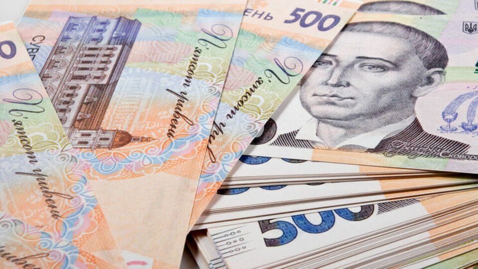 Гривна выросла к доллару и евро