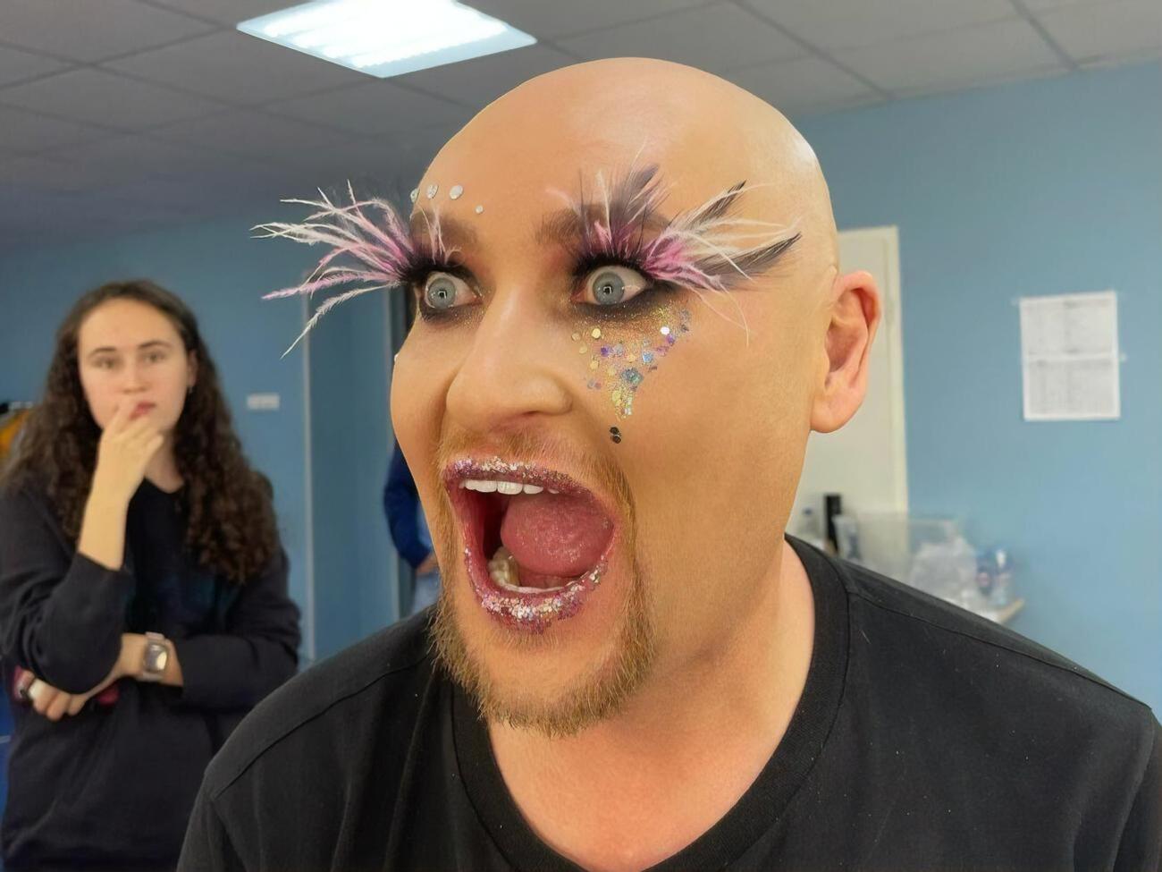 По словам 46-летнего Шуры, он четыре раза "зашивался" от алкогольной зависимости