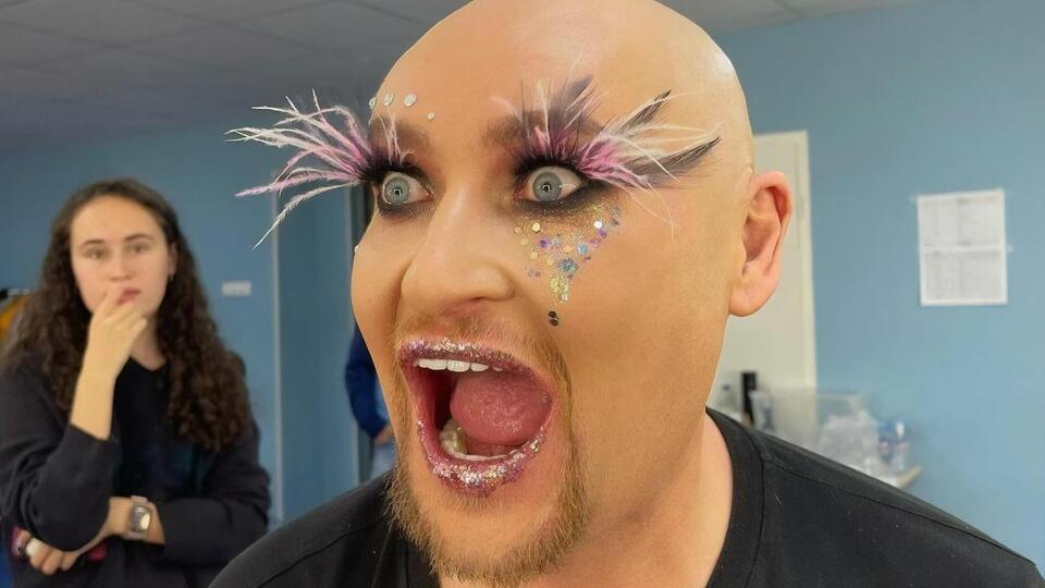 По словам 46-летнего Шуры, он четыре раза "зашивался" от алкогольной зависимости