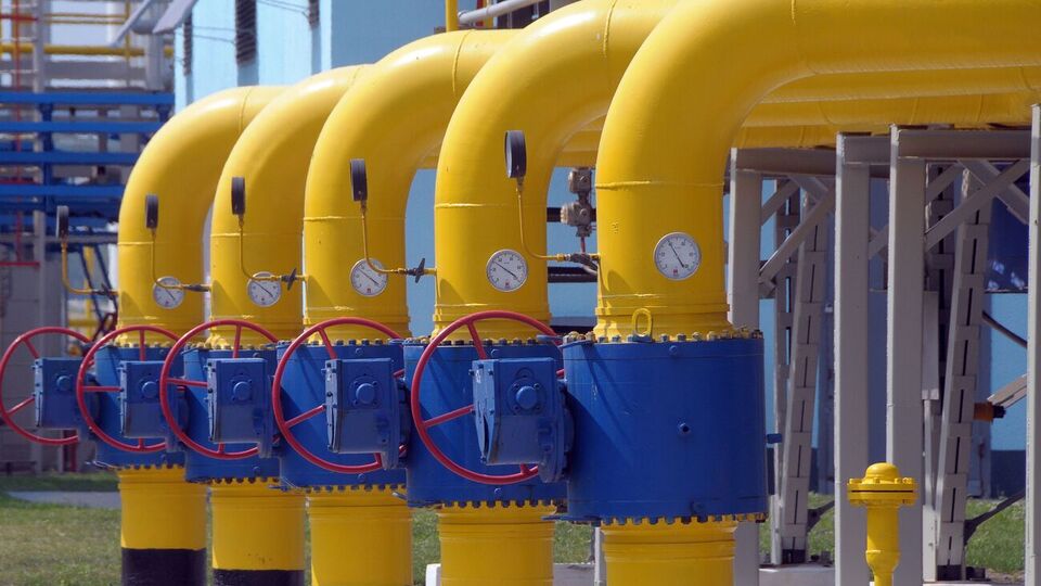 Виведений з України обсяг газу приблизно дорівнює місячному споживанню підприємств харчової промисловості, для яких уряд установив пільгову ціну, наголошує "РБК-Україна"
