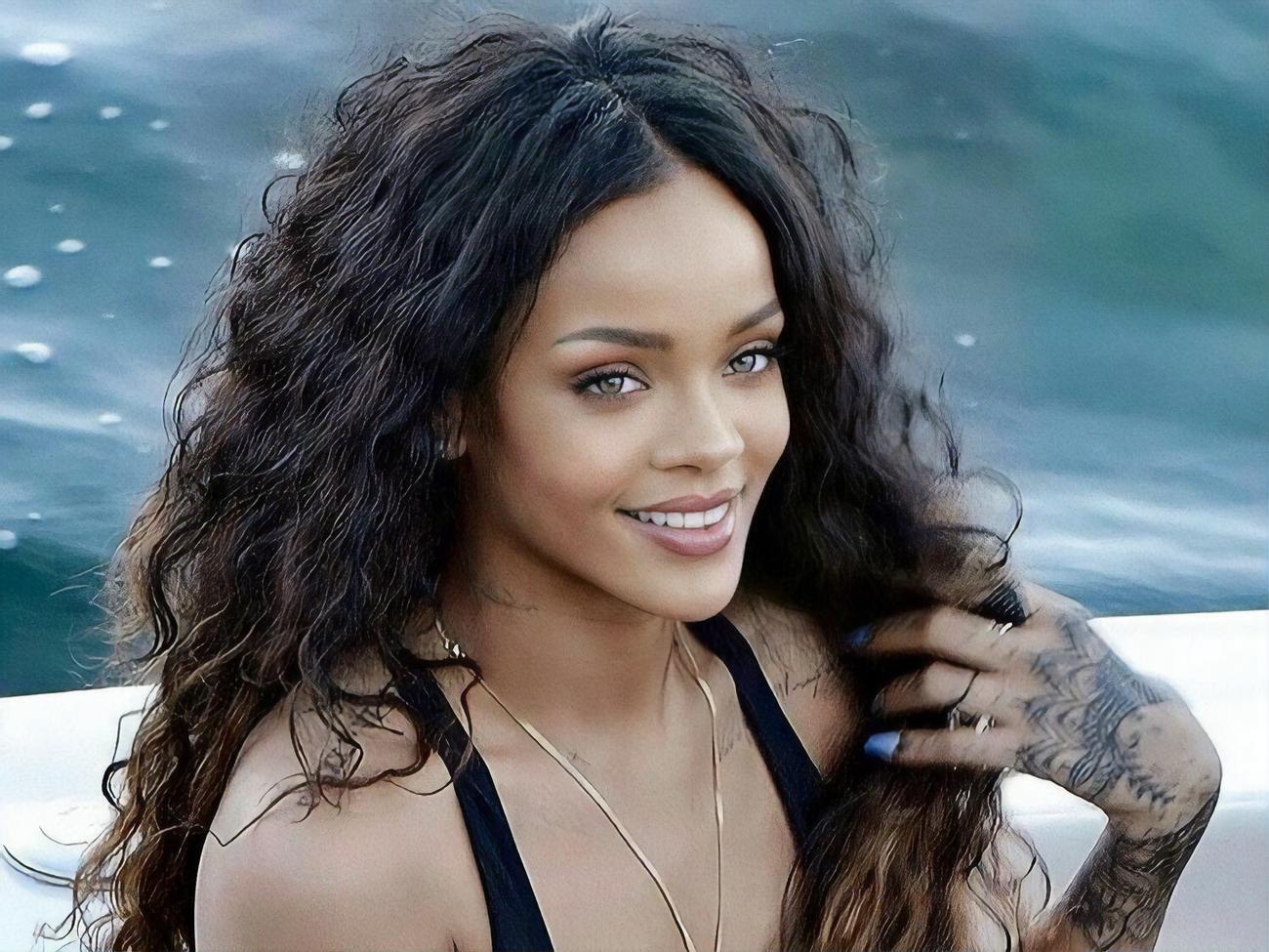 Рианна снялась в секси-образах