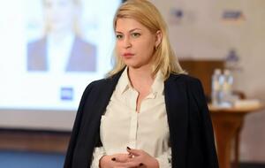 Стефанишина пояснила, что правительство Украины пока не может инициировать официальные переговоры о "промышленном безвизе"