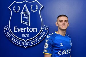 Миколенко перешел из "Динамо" в "Эвертон"