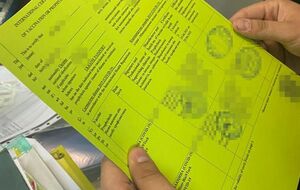 В ходе обысков правоохранители обнаружили фиктивные международные свидетельства о вакцинации