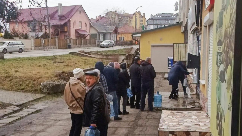 Около 30 тыс. жителей Трускавца и тысячи туристов остались без водоснабжения