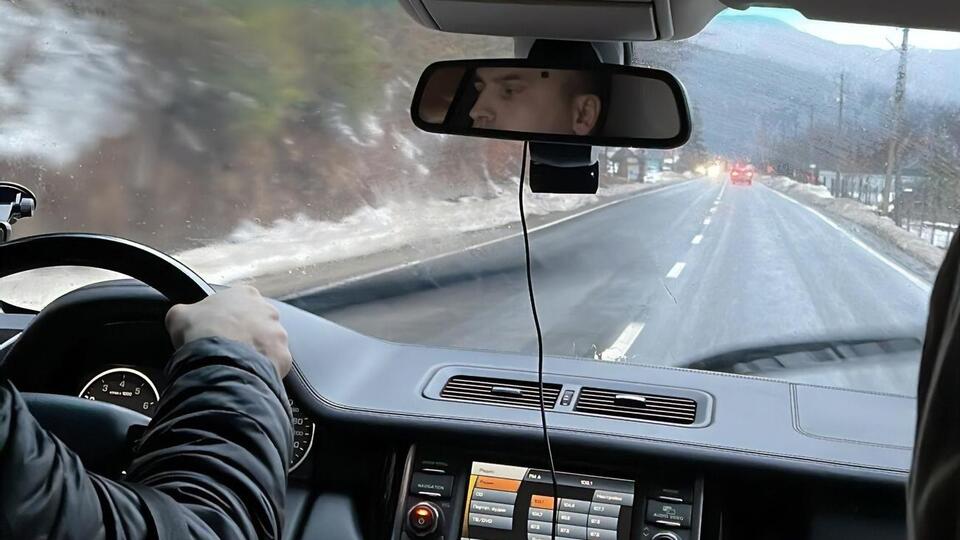 Коломойський стверджує, що машиною покинув Буковель