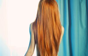 Еротичні фото дівчина створювала вдома