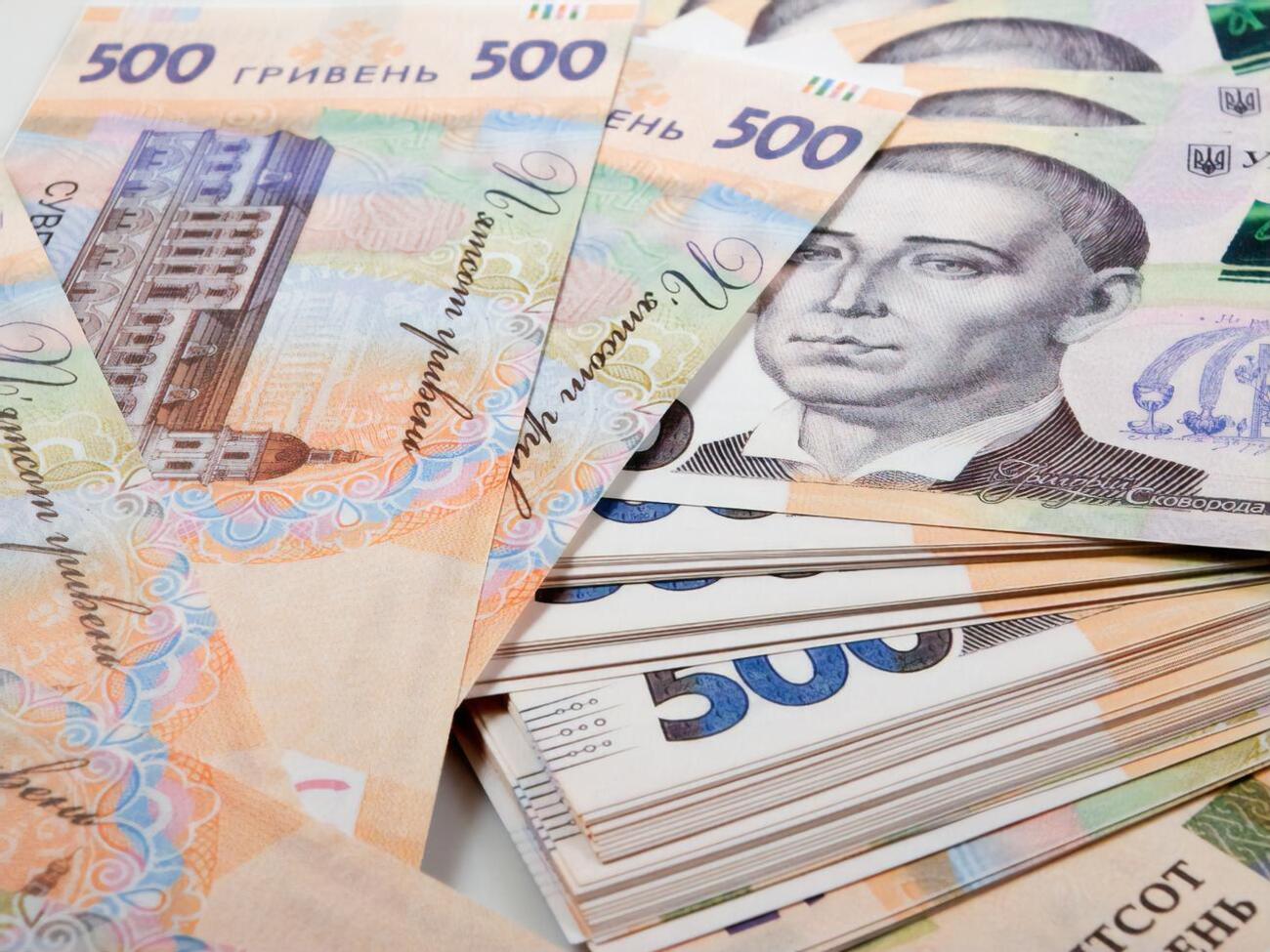 Курс гривні щодо долара впав на дві копійки: з 27,28 грн/$ до 27,30 грн/$