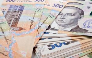 Курс гривны к доллару упал на две копейки: с 27,28 грн/$ до 27,30 грн/$